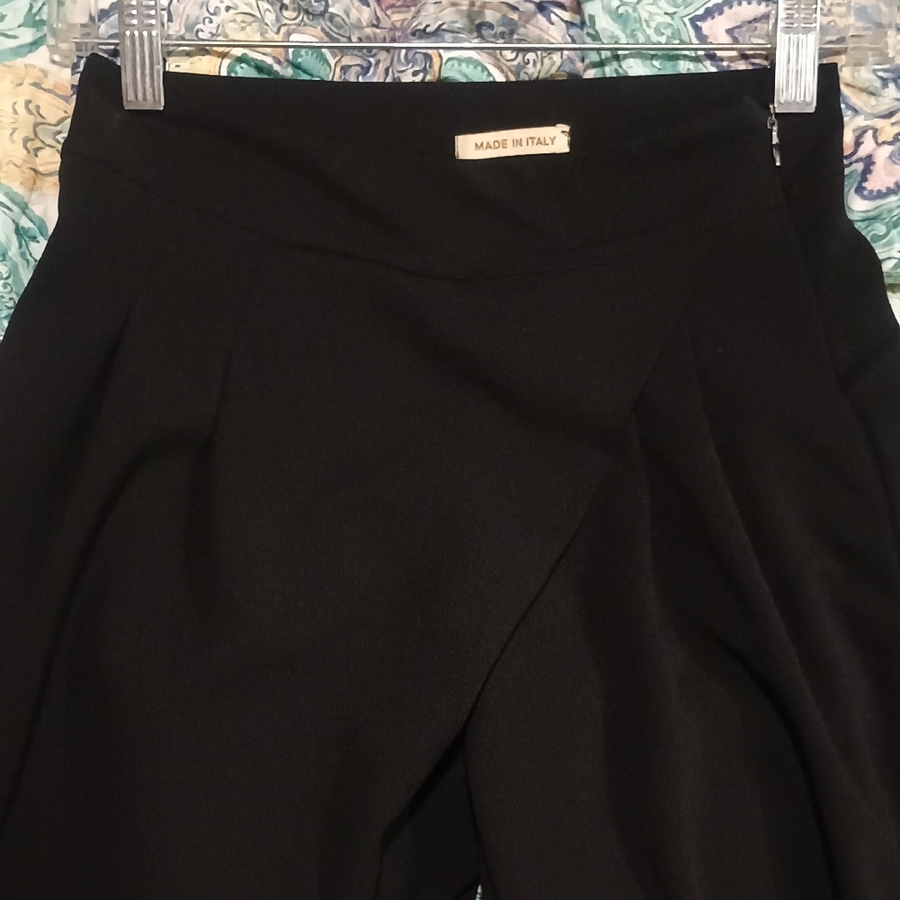 Elegant Black Women's Cropped Pants